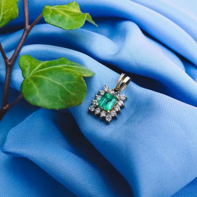 Image 2 of 18K Gold Pendant with Emerald and Diamond | 0.49 ct.