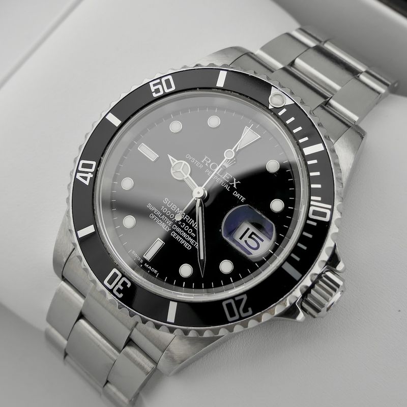 Image 25 of Rolex Submariner 40mm 16610; Automatic men's diving watch
