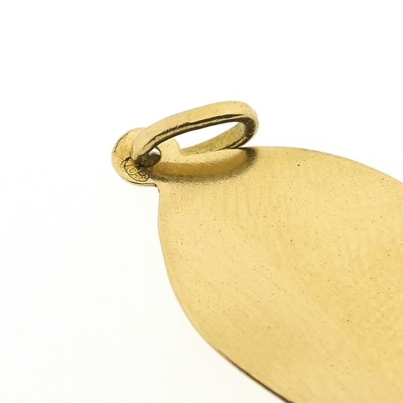 Image 4 of Golden pendant of Mary