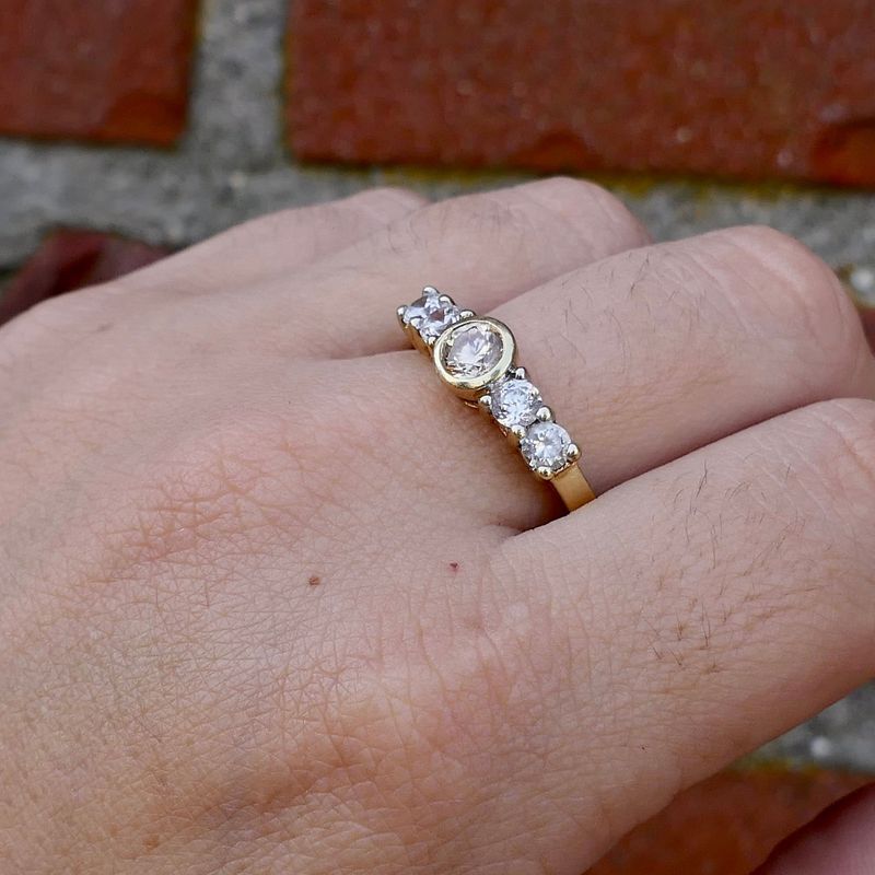 Afbeelding 10 van Gouden rijring met zirconia