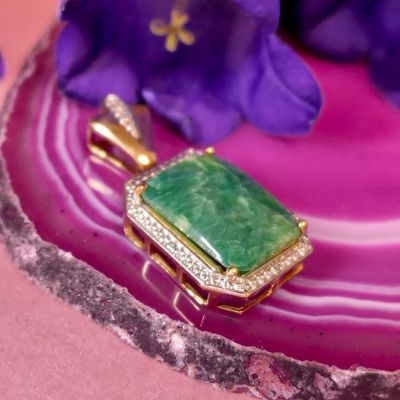 Image 2 of Vintage gold pendant with aventurine and diamonds; 0.04 ct.