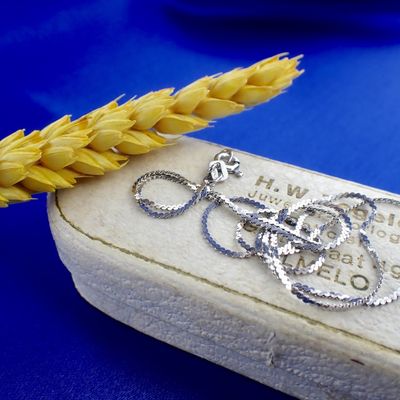 Image 2 of Thin white gold S-link necklace | 42 cm