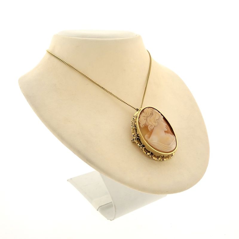 Image 5 of Antique gold brooch/pendant with cameo