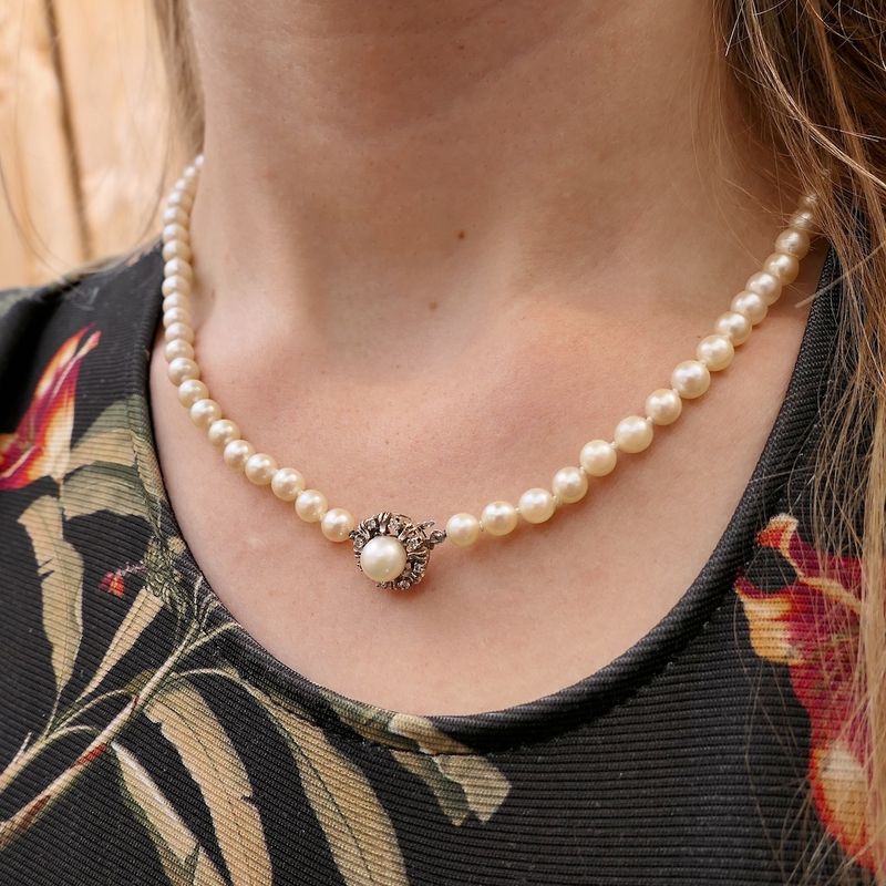Image 9 of Vintage/antique pearl necklace with white gold clasp | 47 cm