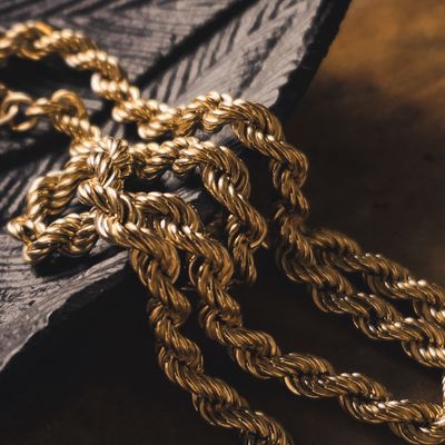 Image 2 of Gold twisted link chain