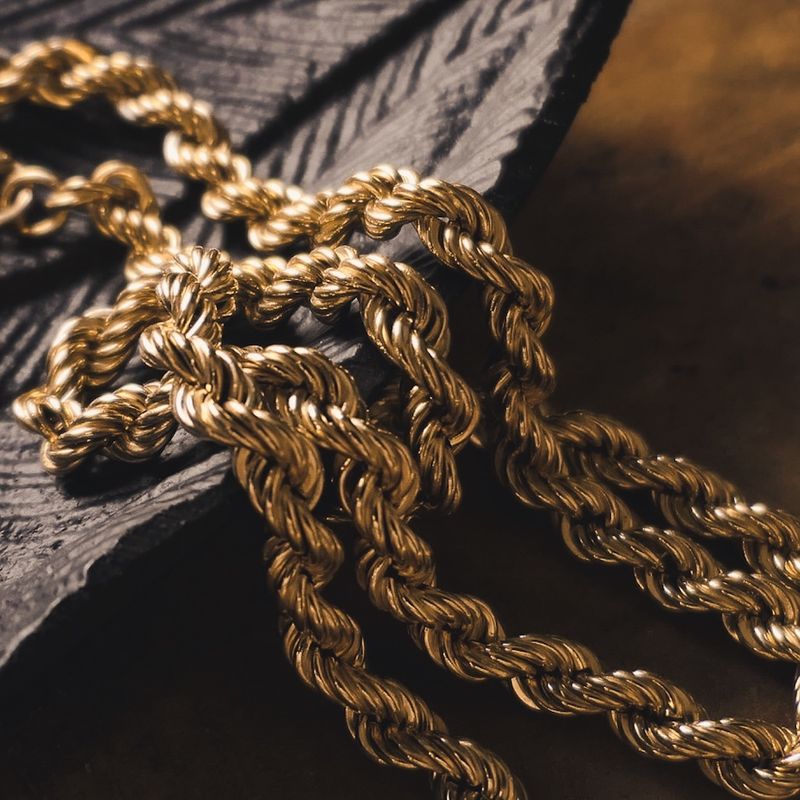 Image 2 of Gold twisted link chain