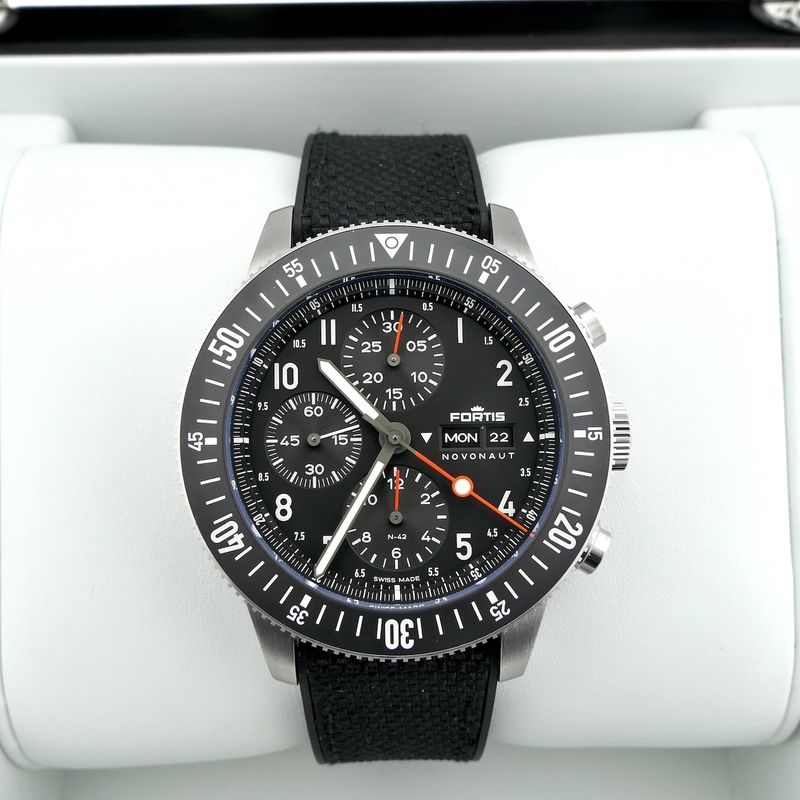 Image 17 of Fortis Novonaut N-42 Legacy Edition F2040009; Automatic chronograph men's watch