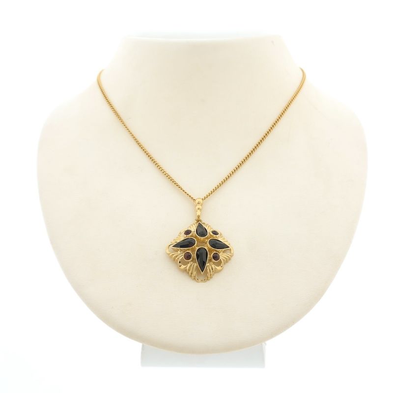 Image 5 of Vintage gold pendant with garnet