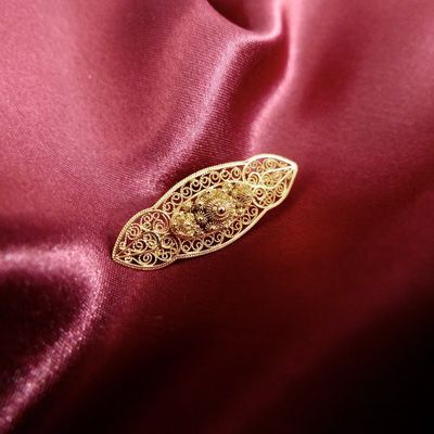 Image 2 of Vintage gold Zeeland button brooch | filigree technique