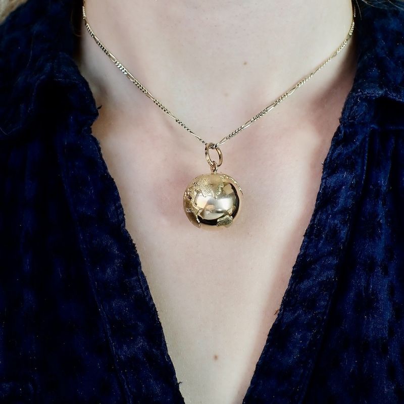 Image 2 of 18 carat gold globe pendant