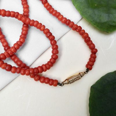 Image 2 of Blood coral bead necklace with gold clasp; Antique | 67 cm
