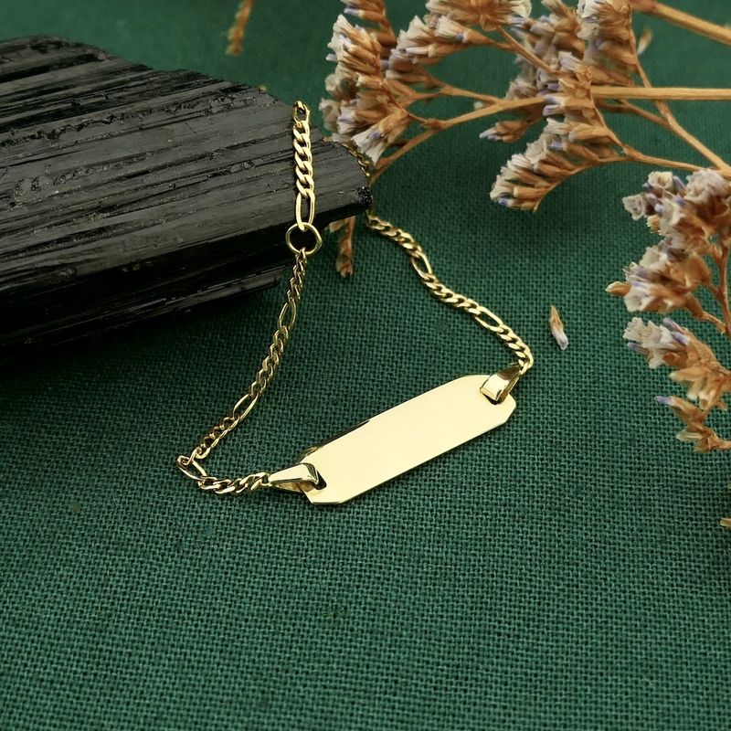 Image 2 of Gold Figaro link children's bracelet with engraving plate | 13 cm