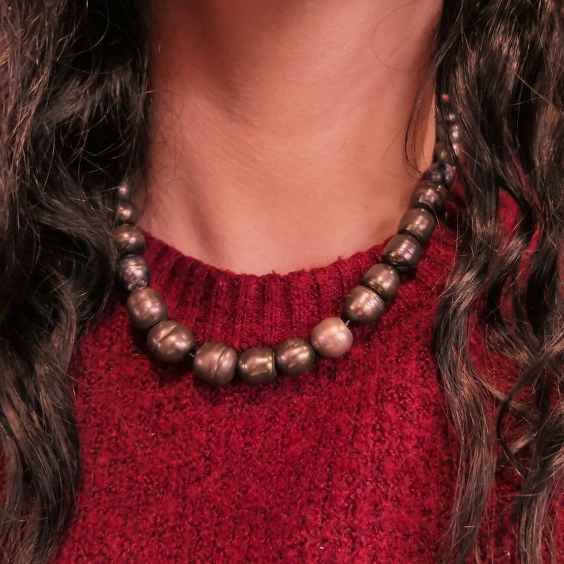 Image 4 of Gold pearl necklace; Tahitian pearls | 43 cm