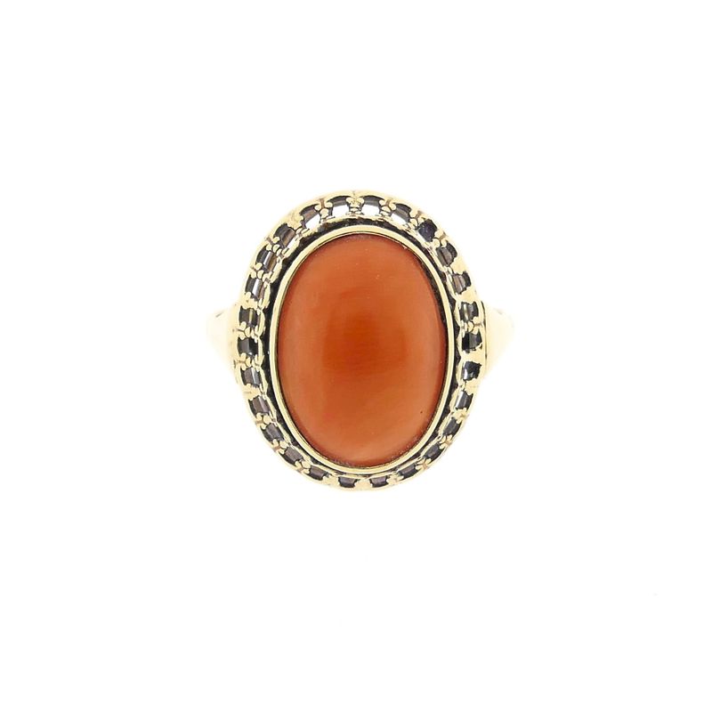 Image 3 of Antique gold ring with red coral
