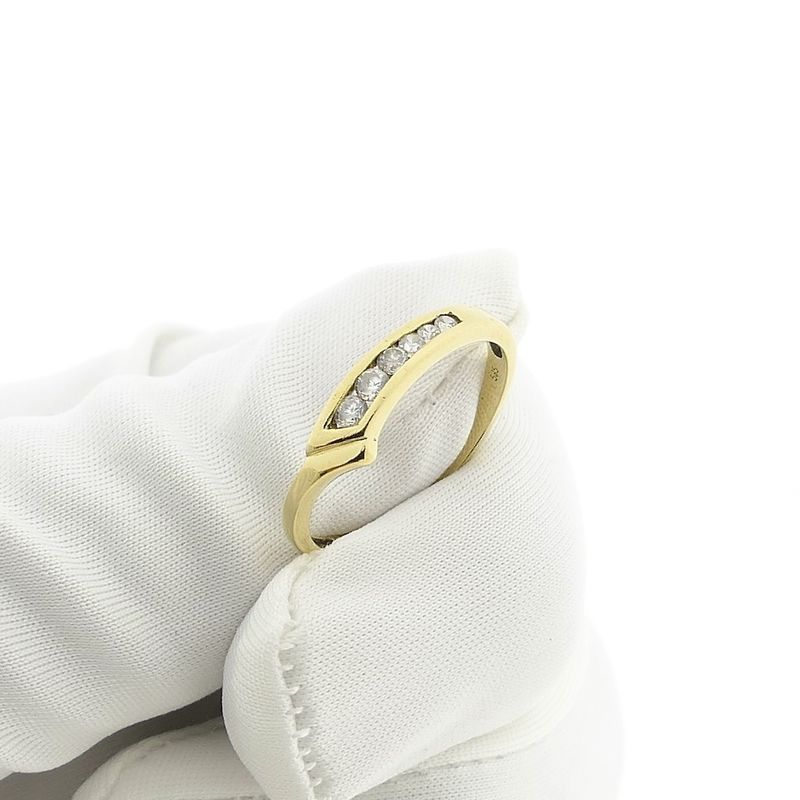 Image 11 of Gold ring with zirconia