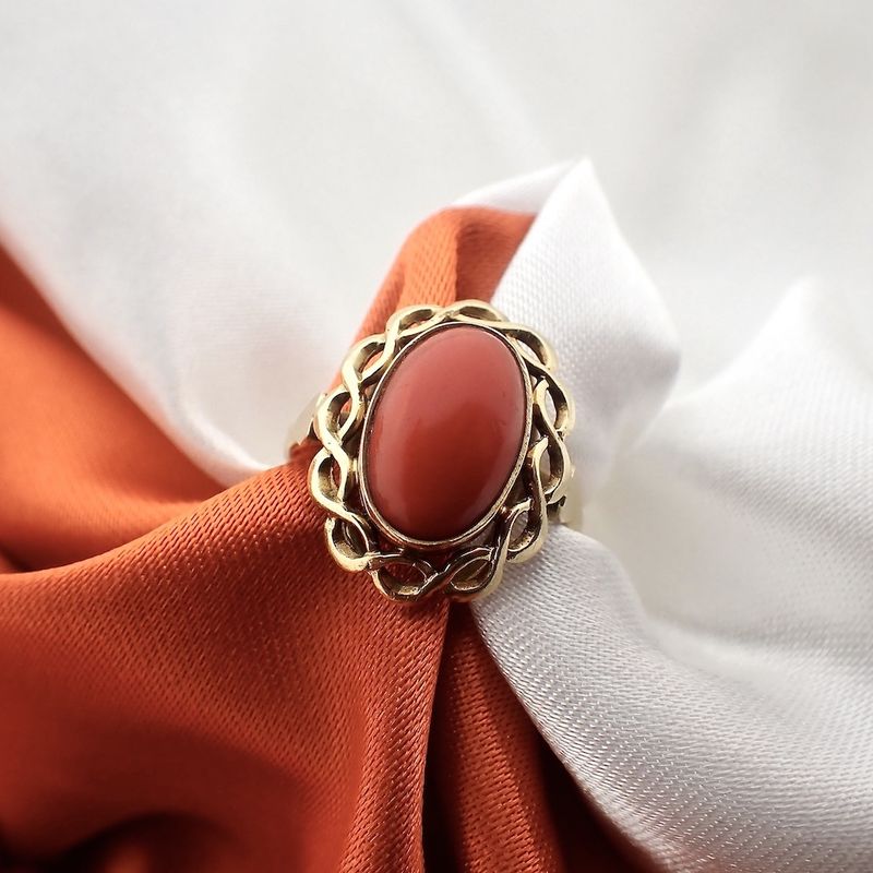 Image 6 of Gold ring with red coral | Vintage