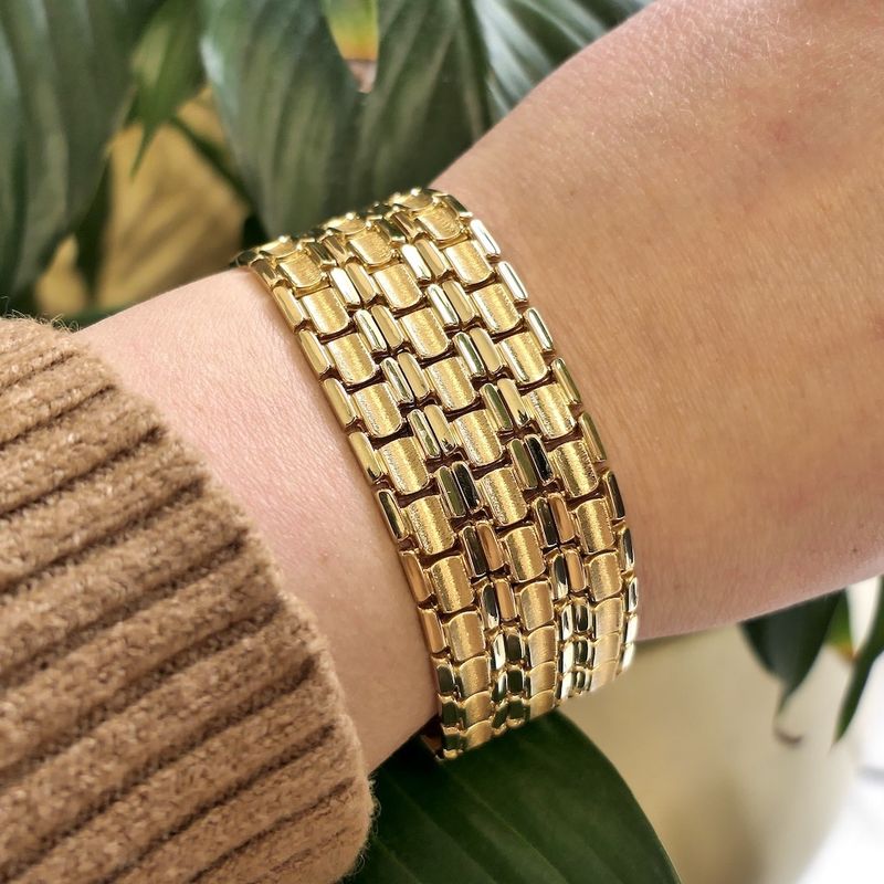 Image 9 of Luxurious gold link bracelet