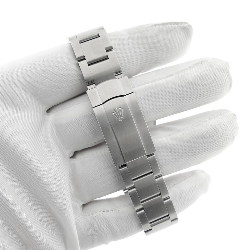 Image 8 of Rolex Oyster Perpetual 41 'Green' 124300; Automatic men's watch