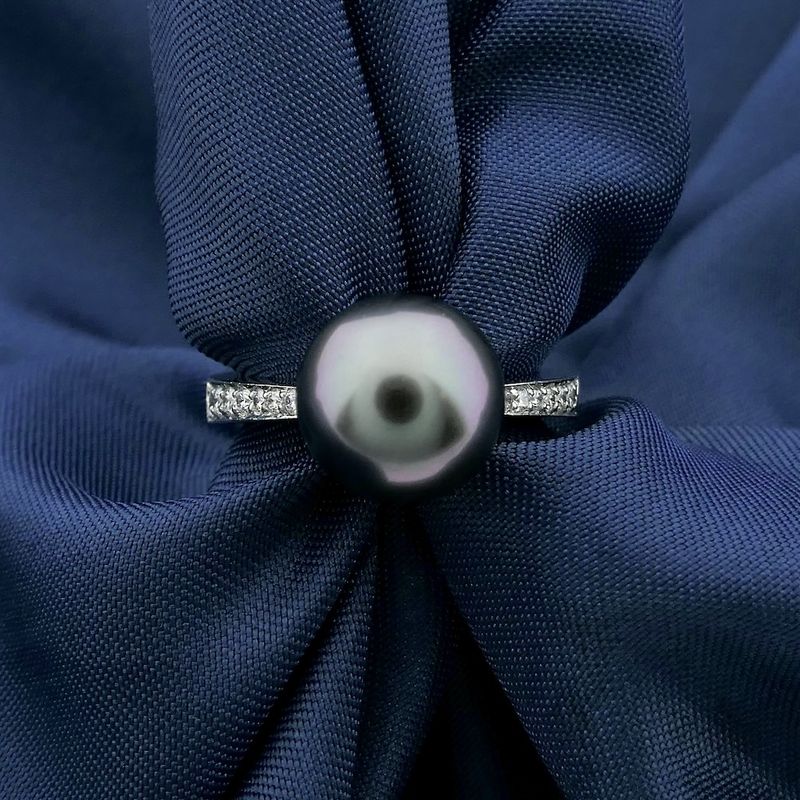 Image 8 of White gold ring with Tahitian pearl and diamond; 0.13 ct.
