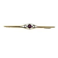 Gold brooch with ruby ​​and diamonds; 0.12 ct.