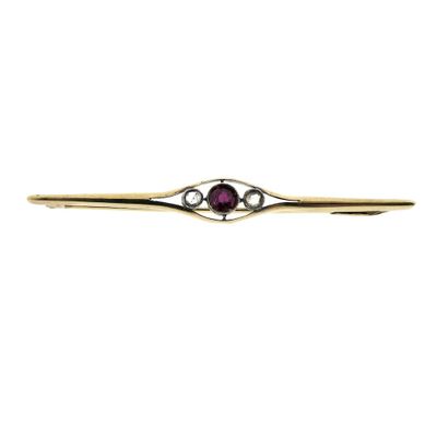 Image 1 of Gold brooch with ruby ​​and diamonds; 0.12 ct.