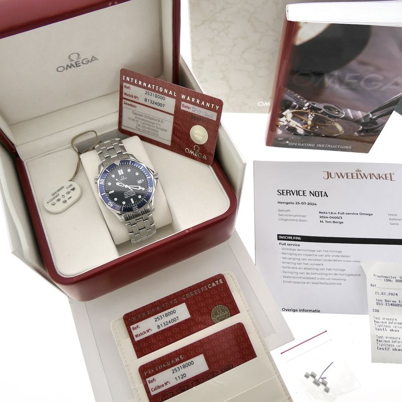 Image 15 of Omega Seamaster 300m 'James Bond' 2531.80.00; Automatic men's diving watch