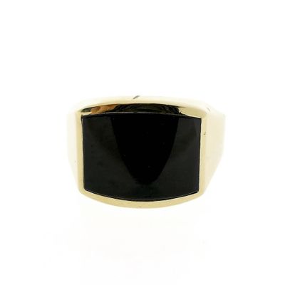 Gold signet ring with onyx Image 2 of Gold signet ring with onyx