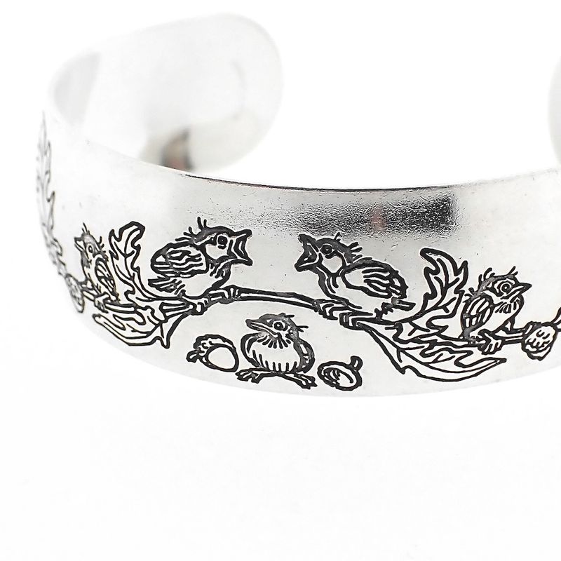 Image 4 of Silver bracelet with floral engraving; Size S