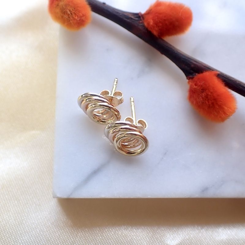 Image 2 of 18 ct. Tricolor gold stud earrings