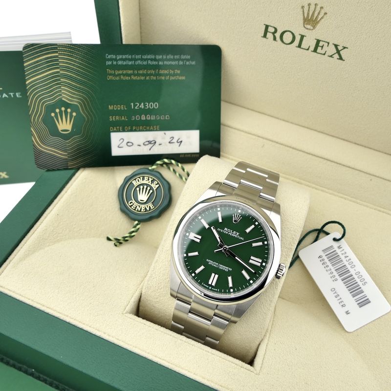 Image 20 of Rolex Oyster Perpetual 41 'Green' 124300; Automatic men's watch