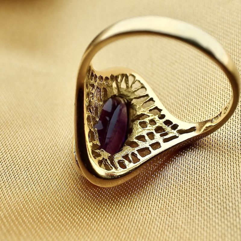 Image 4 of 18K Gold Ring with Amethyst | Vintage