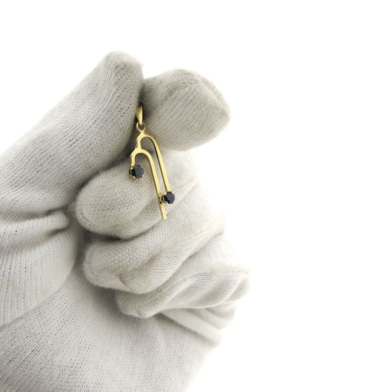 Image 9 of 18 carat gold pendant with sapphire
