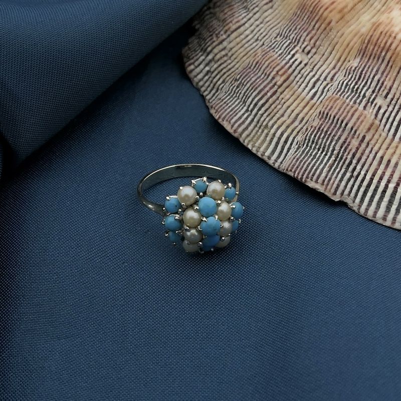 Image 8 of White gold entourage ring with baroque pearl and turquoise