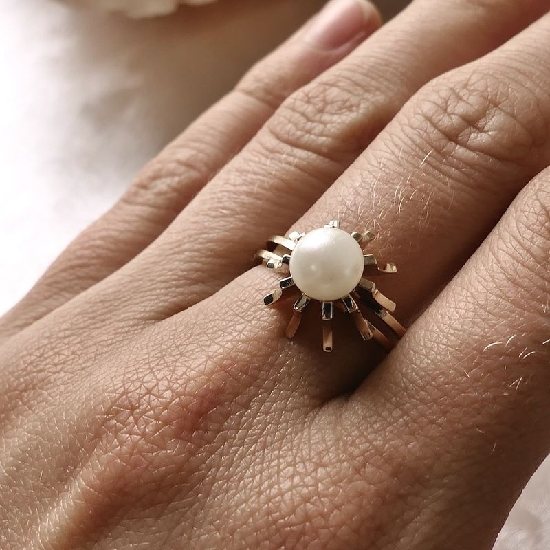 Image 4 of Gold cocktail ring with pearl