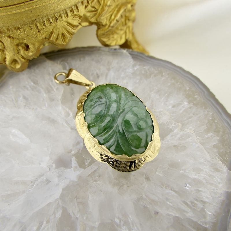 Image 2 of Gold pendant with jade