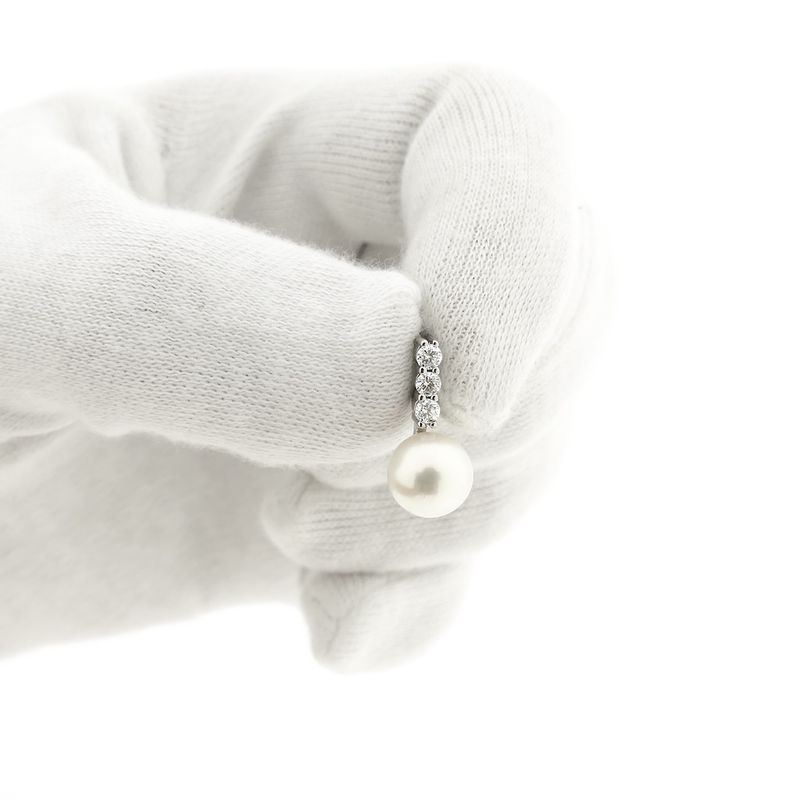 Image 12 of 18-karat white gold pendant with pearl and diamond | 0.18 ct.