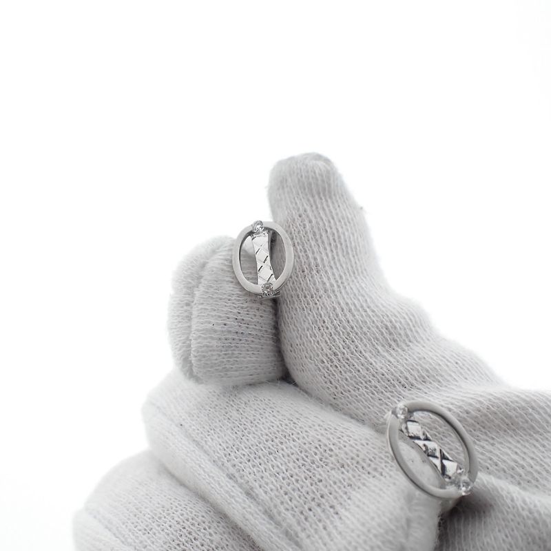 Image 2 of White gold stud earrings with zirconia