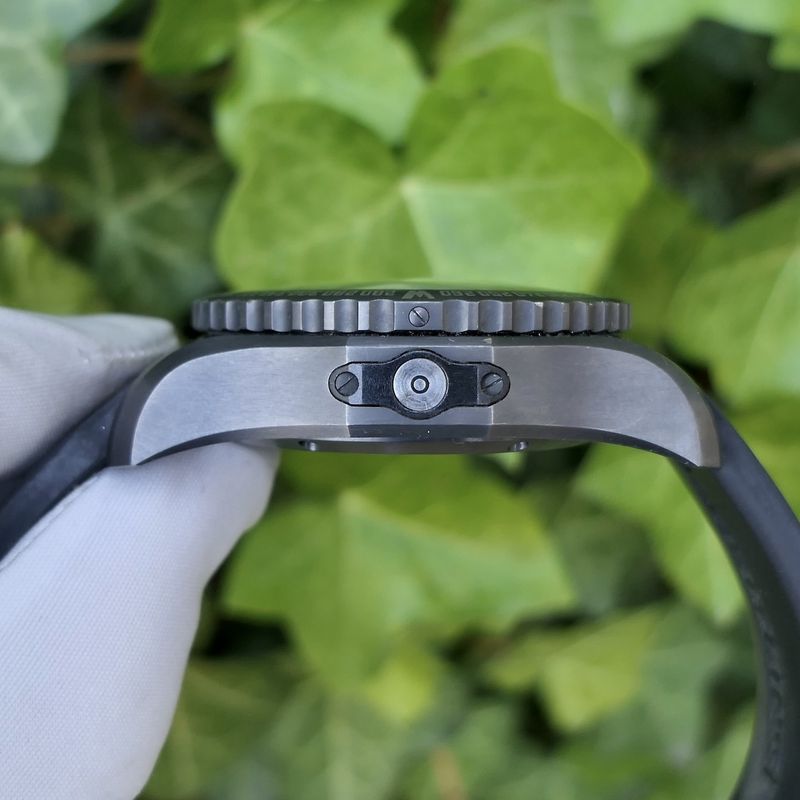 Image 17 of Breitling Cockpit B50 'Night Mission' VB5010; Professional Pilot's watch