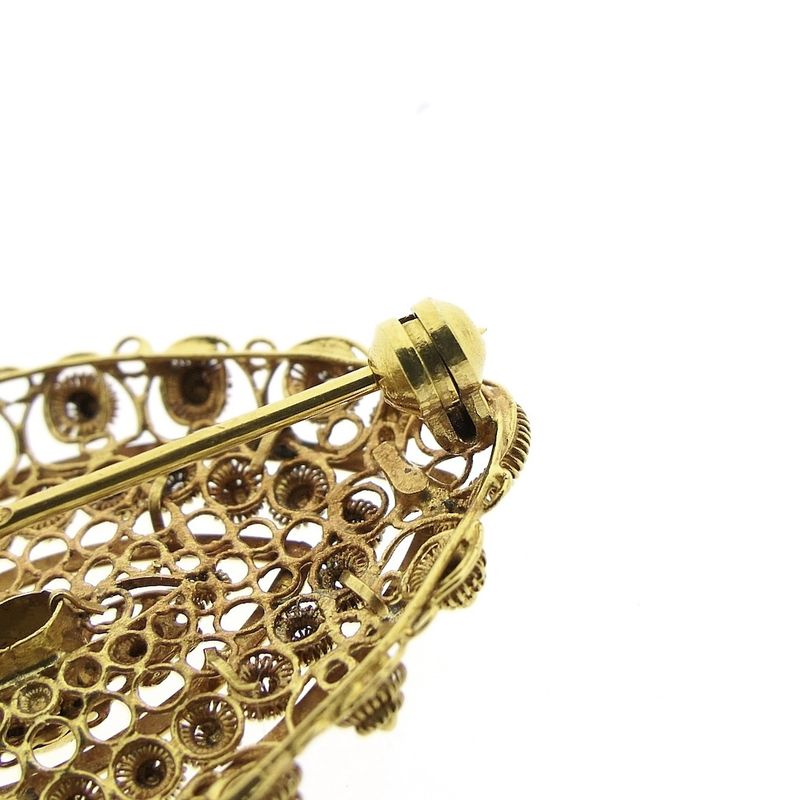 Image 8 of Gold brooch with Zeeland buttons