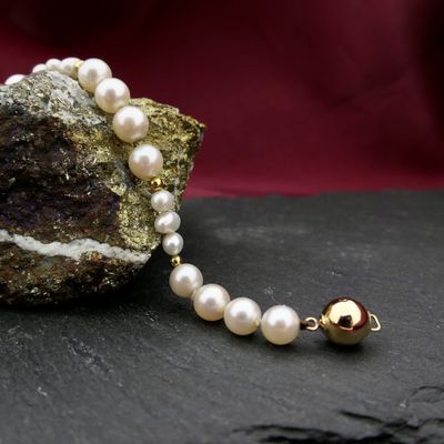 Gold pearl bracelet | 17.5 cm Image 2 of Gold pearl bracelet | 17.5 cm