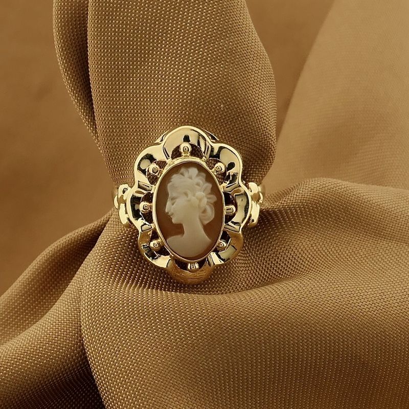 Image 2 of Vintage gold ring with cameo