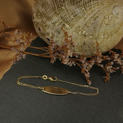 Image 2 of Gold Figaro link bracelet with engraving plate | 15 cm