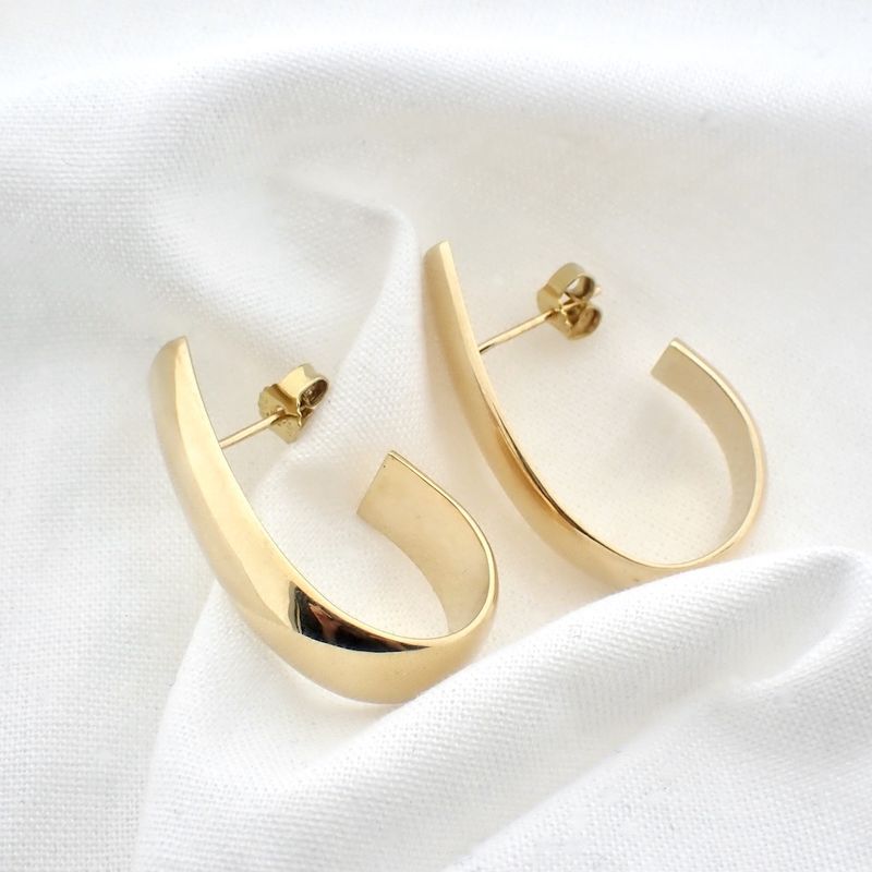 Image 4 of Gold vintage fantasy stud earrings