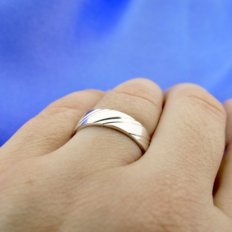 Image 6 of Silver ladies ring with diagonal relief