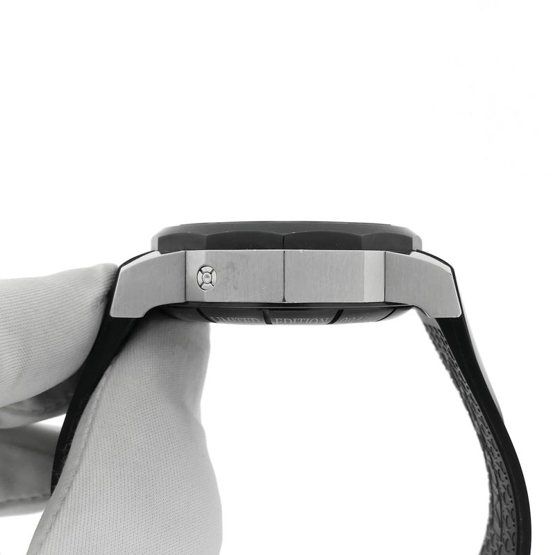 Image 5 of Corum Admiral's Cup Challenger Chronograph 753.671.98; Limited Edition men's watch