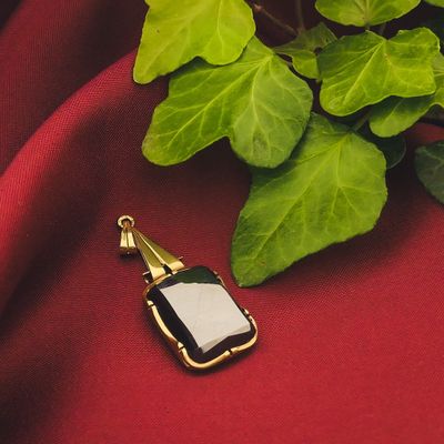 Gold pendant with hematite Image 2 of Gold pendant with hematite