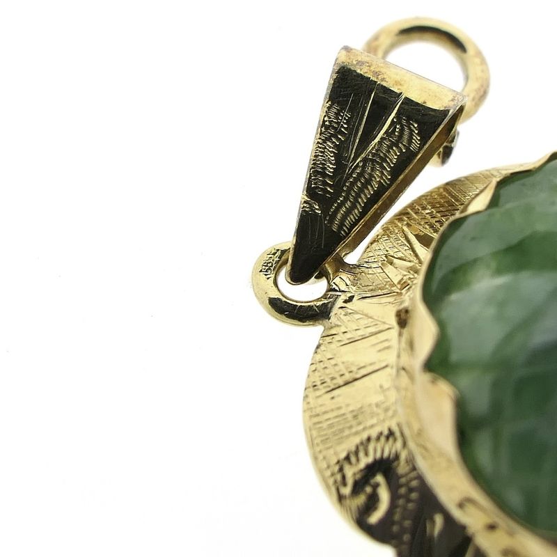 Image 7 of Gold pendant with jade
