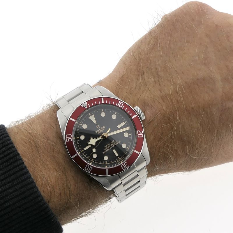 Image 16 of Tudor Black Bay 41mm 'Burgundy' 79230R; Automatic men's watch