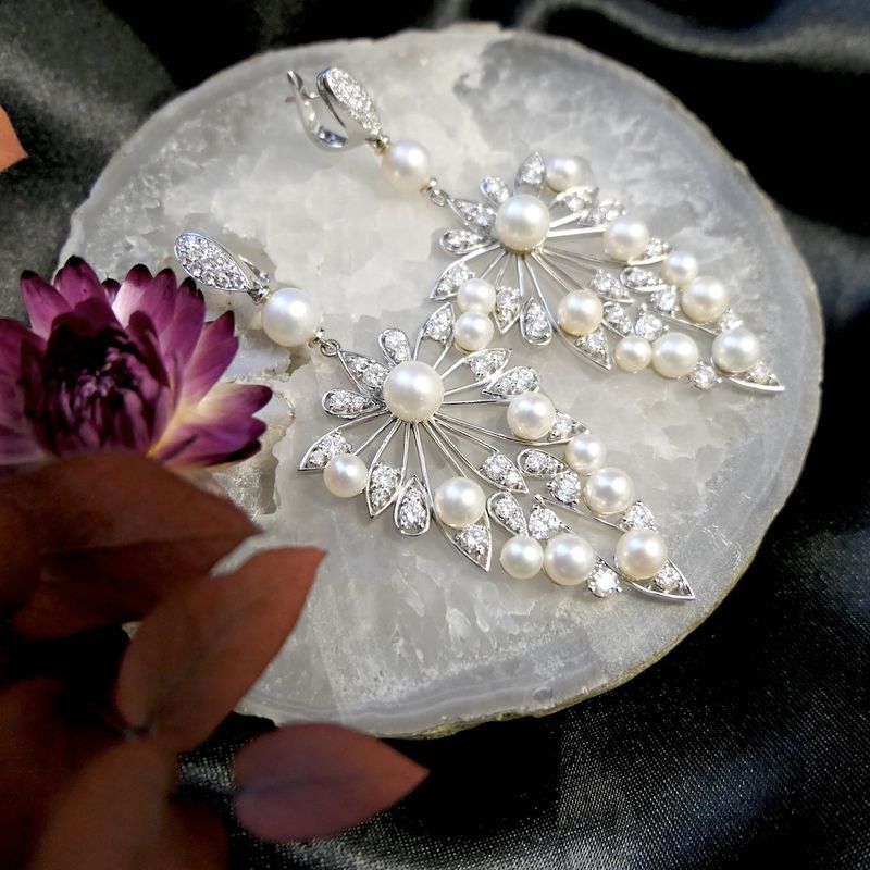 Image 11 of UTOPIA Art Deco white gold earrings with pearl and diamond 3.50 ct.