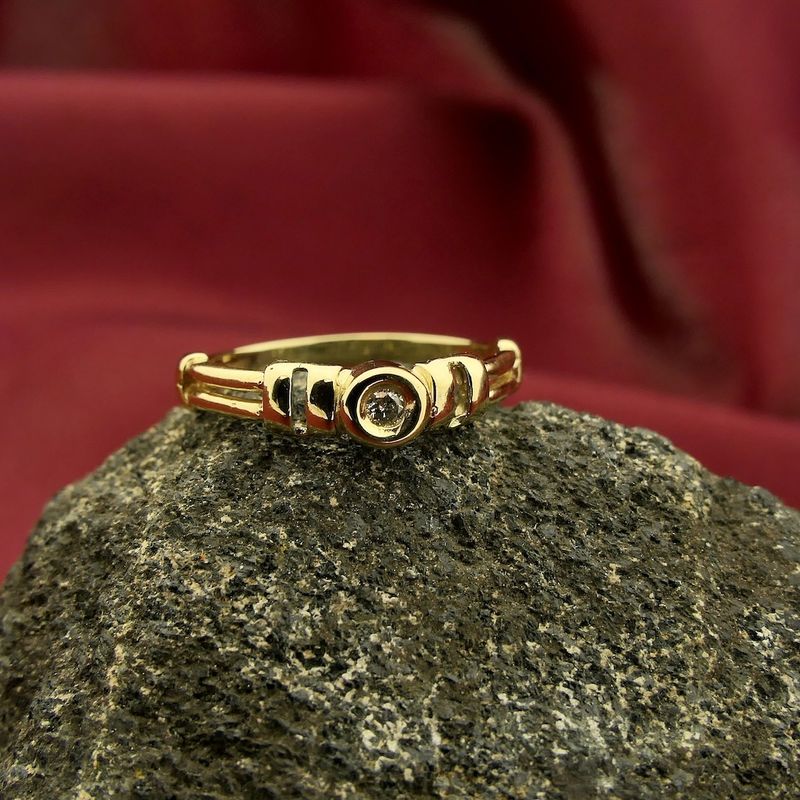 Image 2 of Gold solitaire ring with diamond; 0.025 ct.